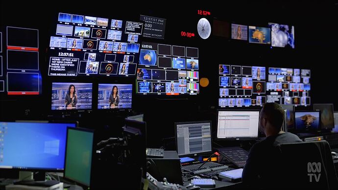 Martin_Clunes#_Islands_Of_The_Pacific_20240121_1601.ts_007343246