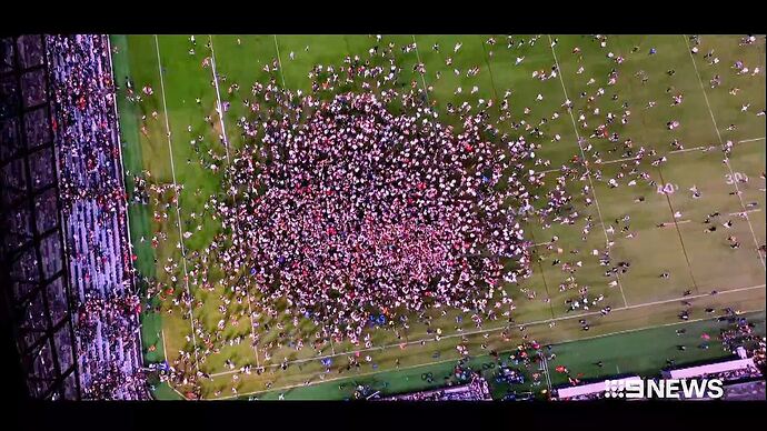 04-01_23-55-02_Channel 9 Sydney_Channel 9 Sydney.ts_019398112