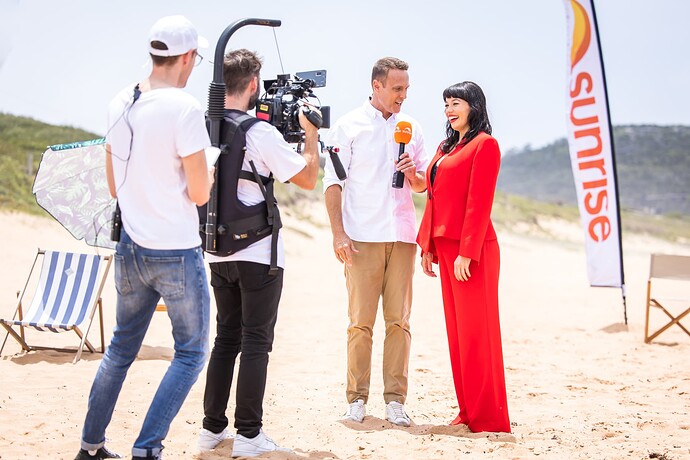 EP 8259 Shirvo and the Sunrise crew are in Summer Bay for a live cross with Stevie (C.VAN-DAVIES) to promote her new film HAA_62