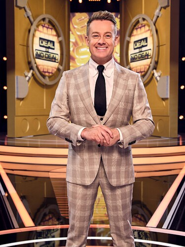 r2253_2789_6483_8429_w8736_h11648_fmax