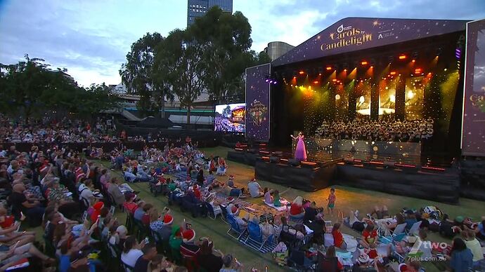 12-15_18-21-30_7two_7two.ts_000683836