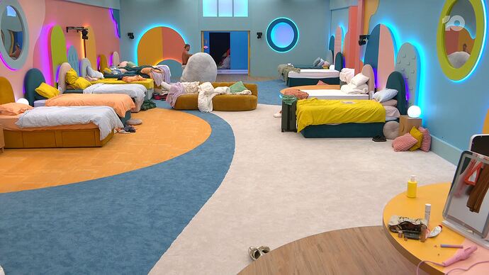 12-04_11-09-42_Big Brother Live Stream_Big Brother Live Stream.ts_002150389