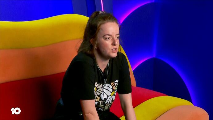 10_News+_20251202_1813.ts_011472905