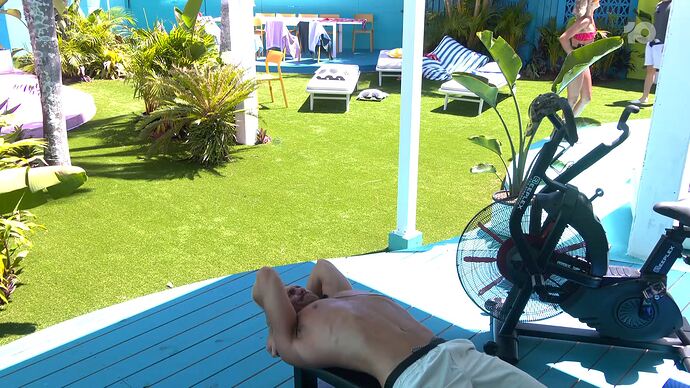 12-04_11-09-42_Big Brother Live Stream_Big Brother Live Stream.ts_007680960