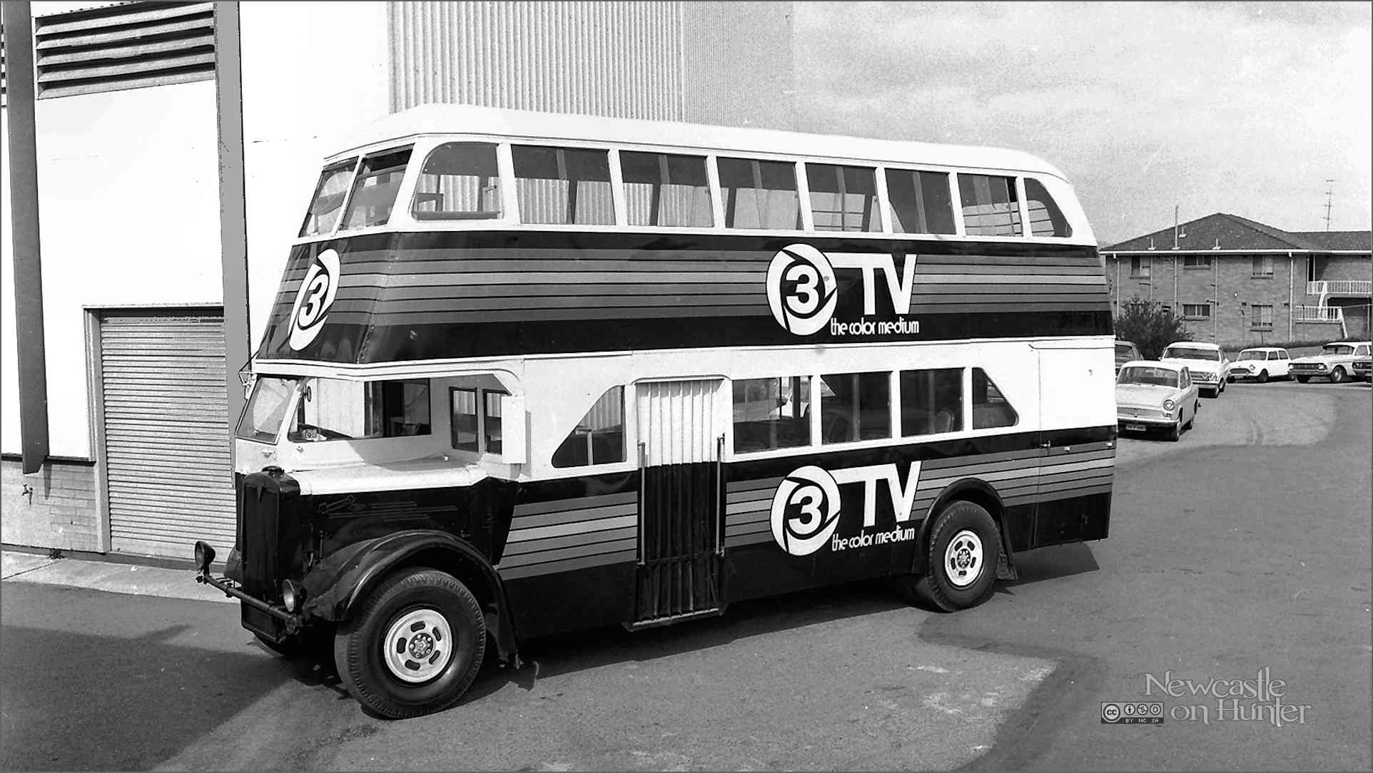 nbn-colour-bus-1